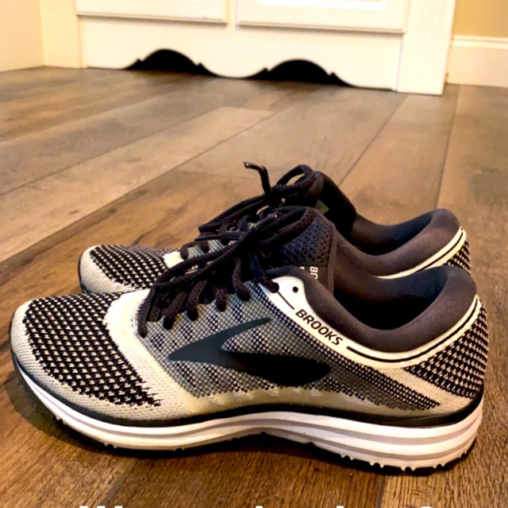 Women’s Brooks Running Shoes Size 8